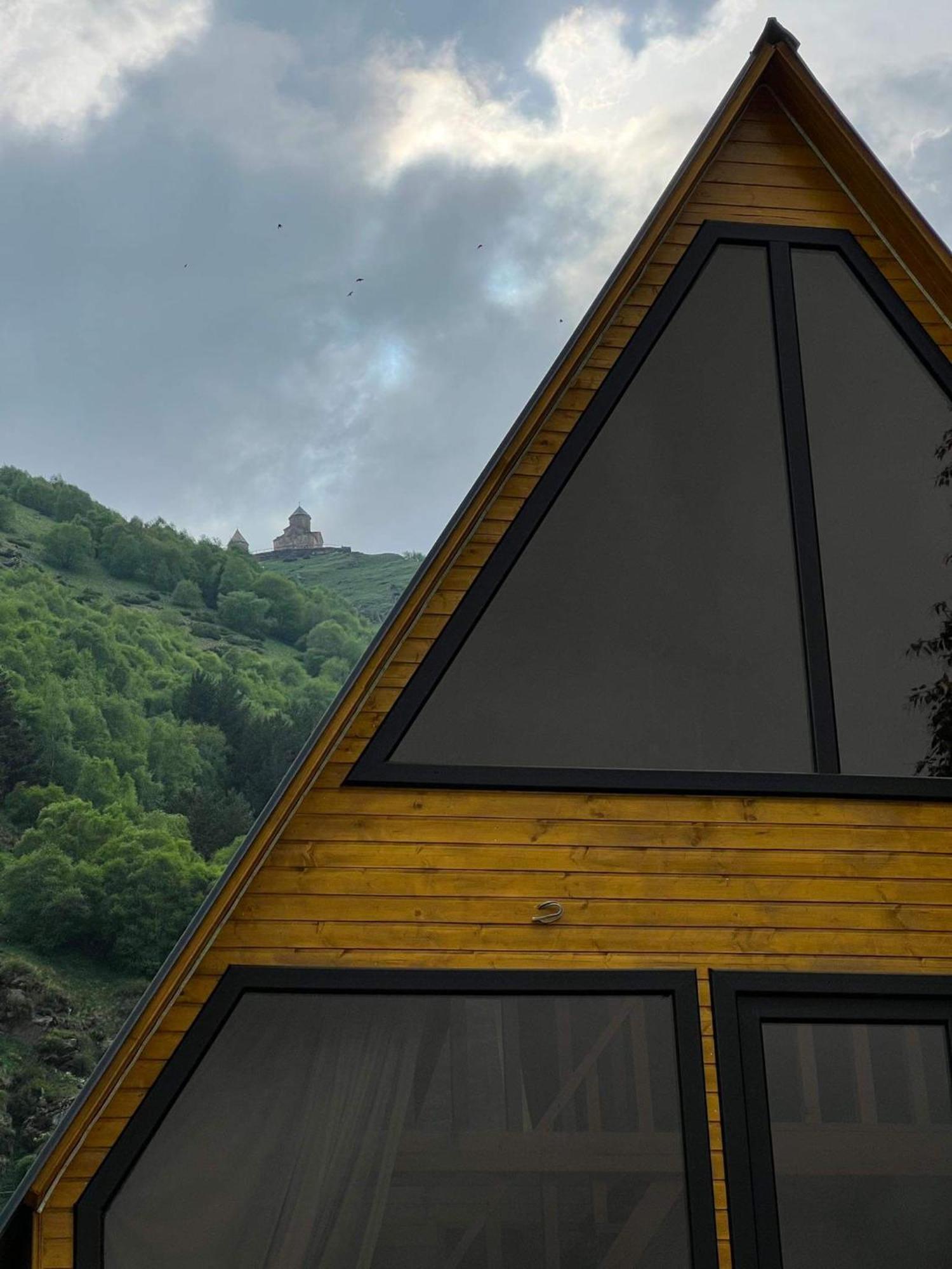 Pine Chalet Kazbegi Oda fotoğraf